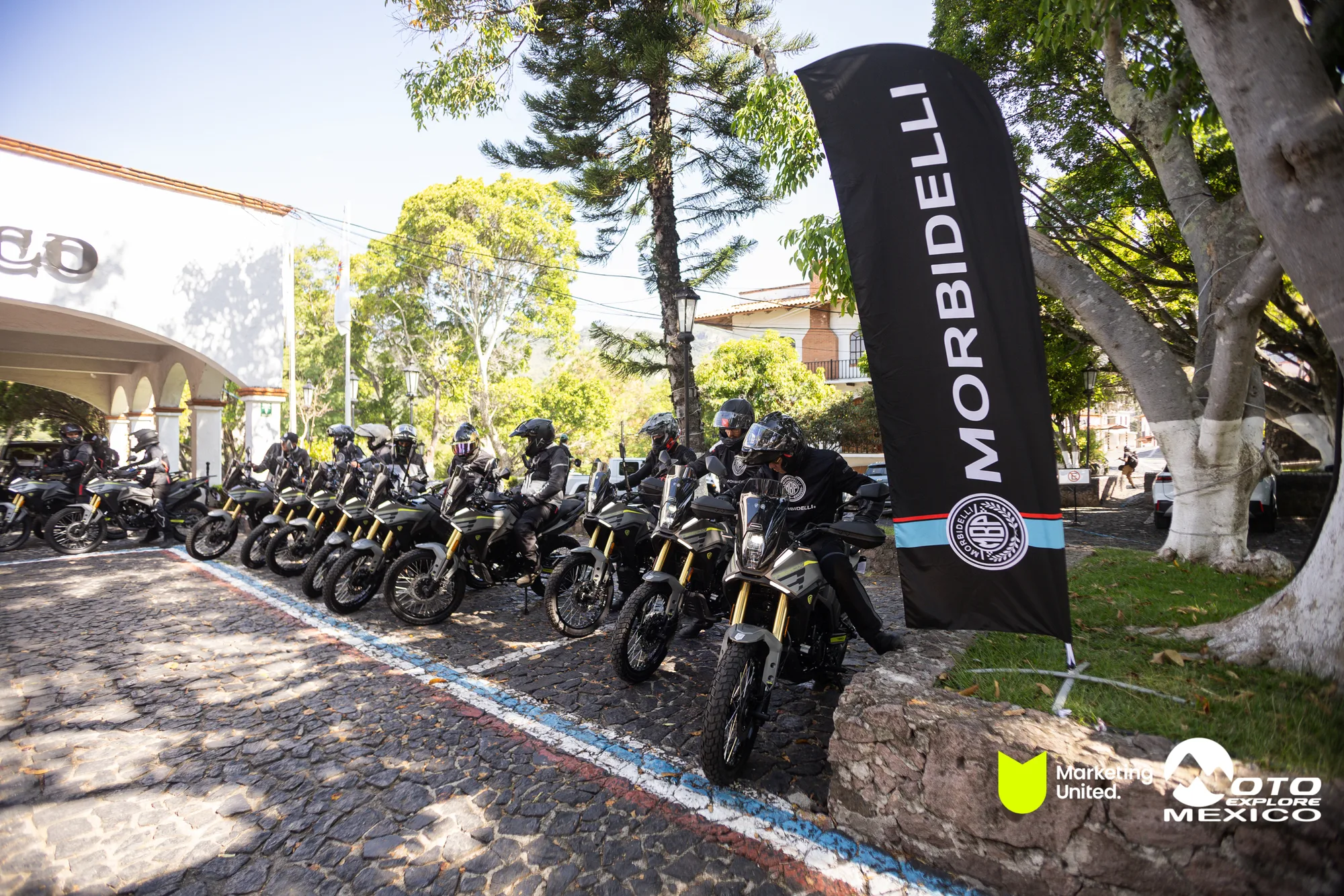 BENELLI TAXCO 882
