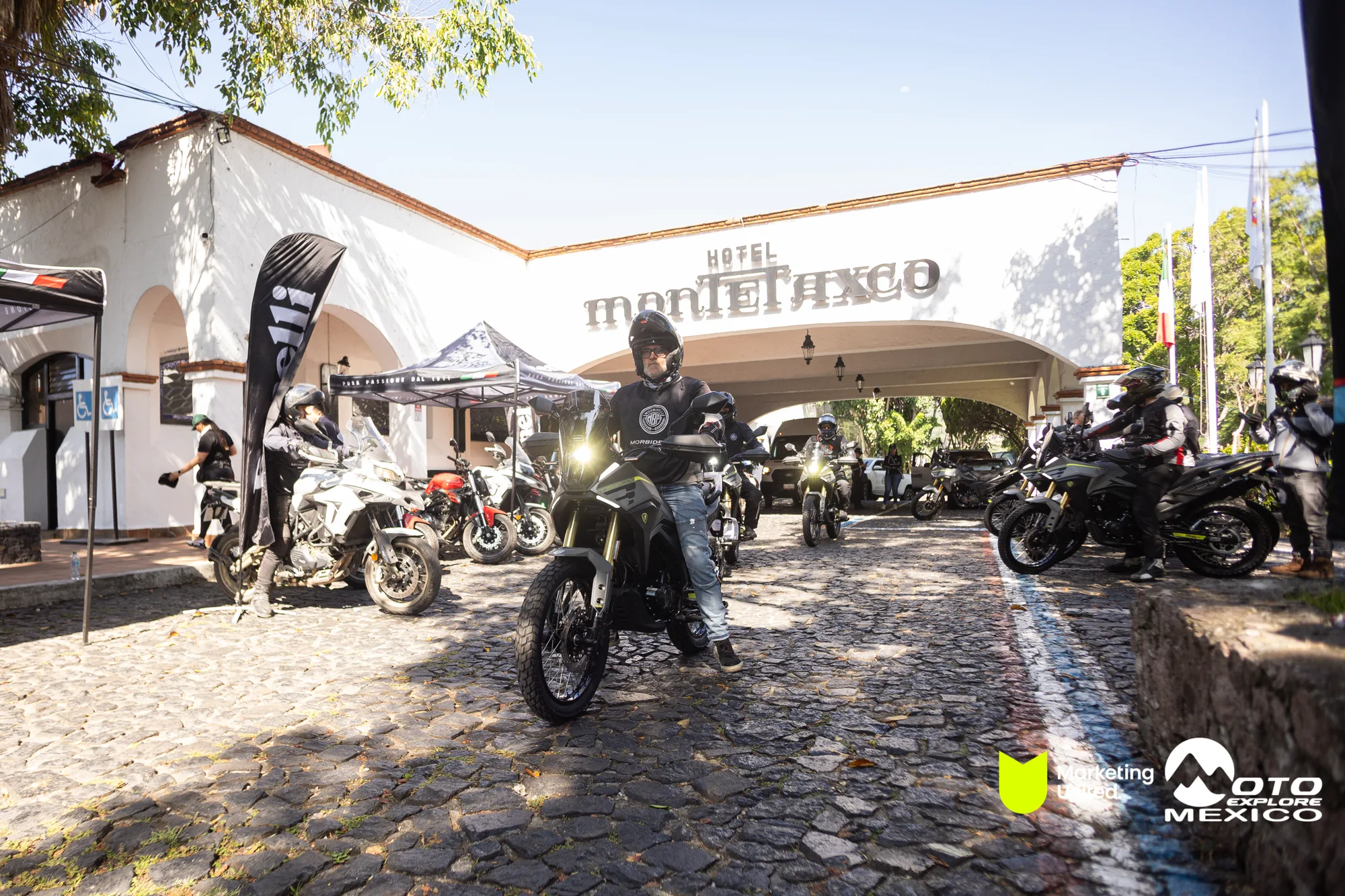 BENELLI TAXCO 883