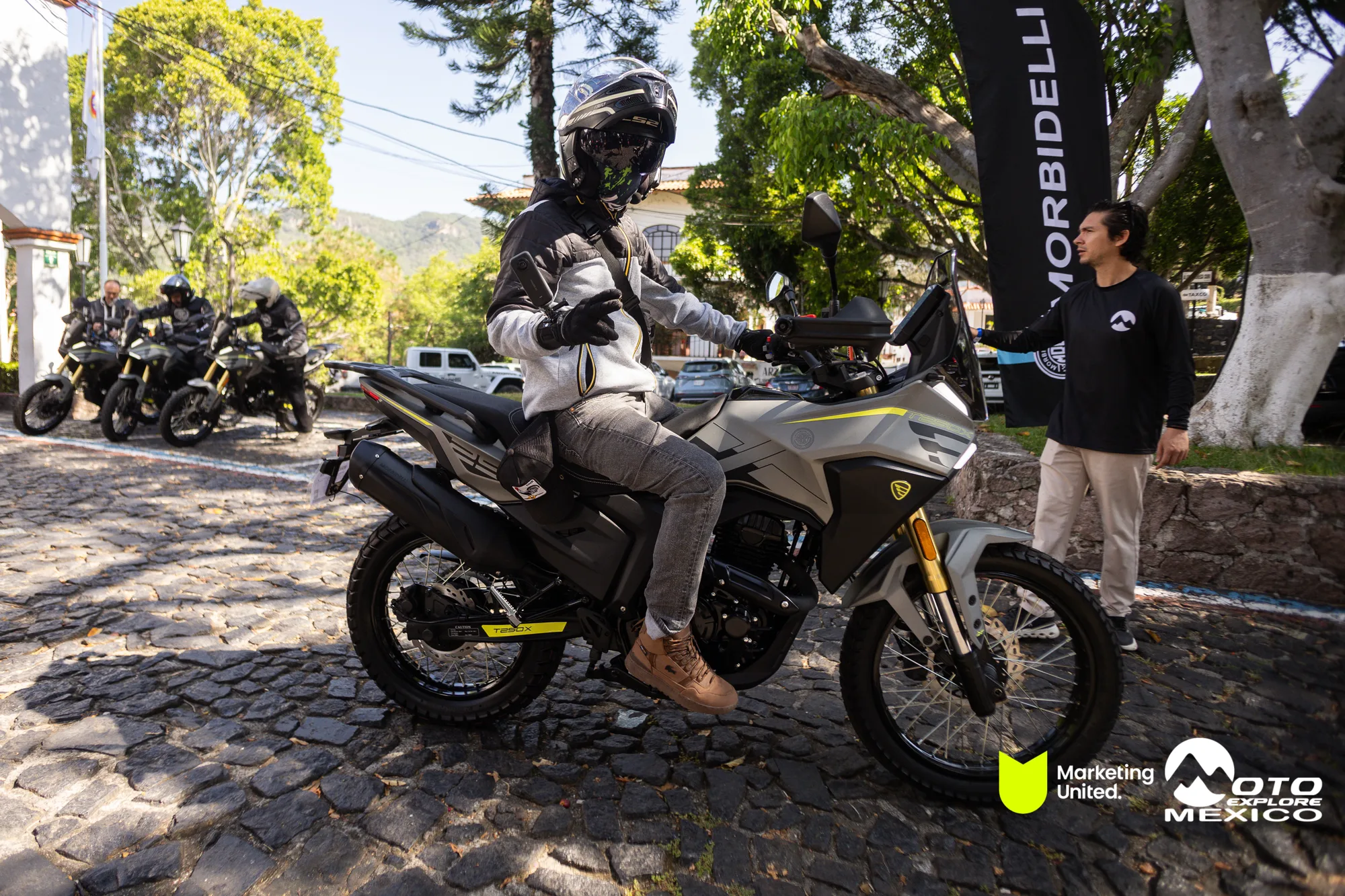 BENELLI TAXCO 896