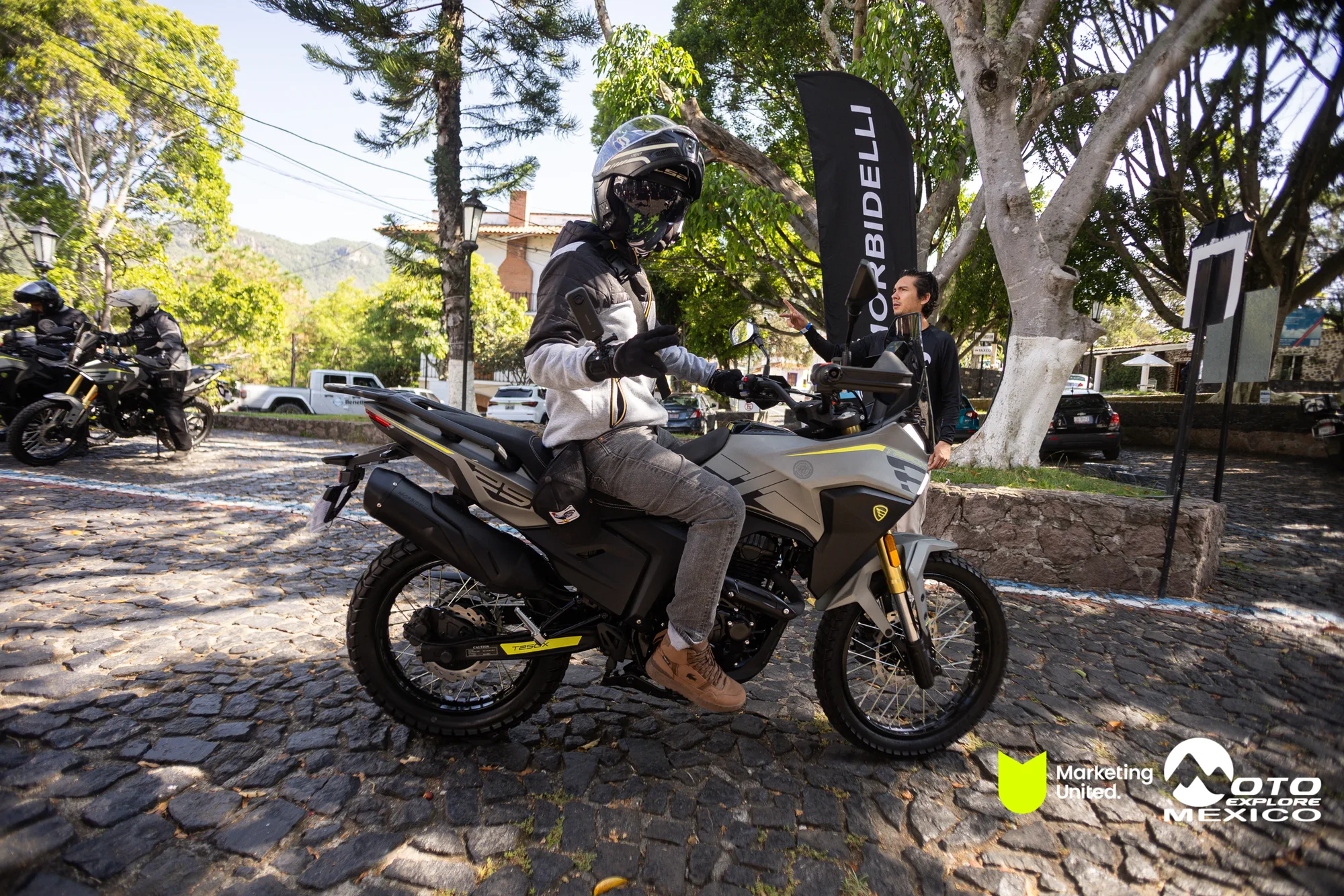 BENELLI TAXCO 897
