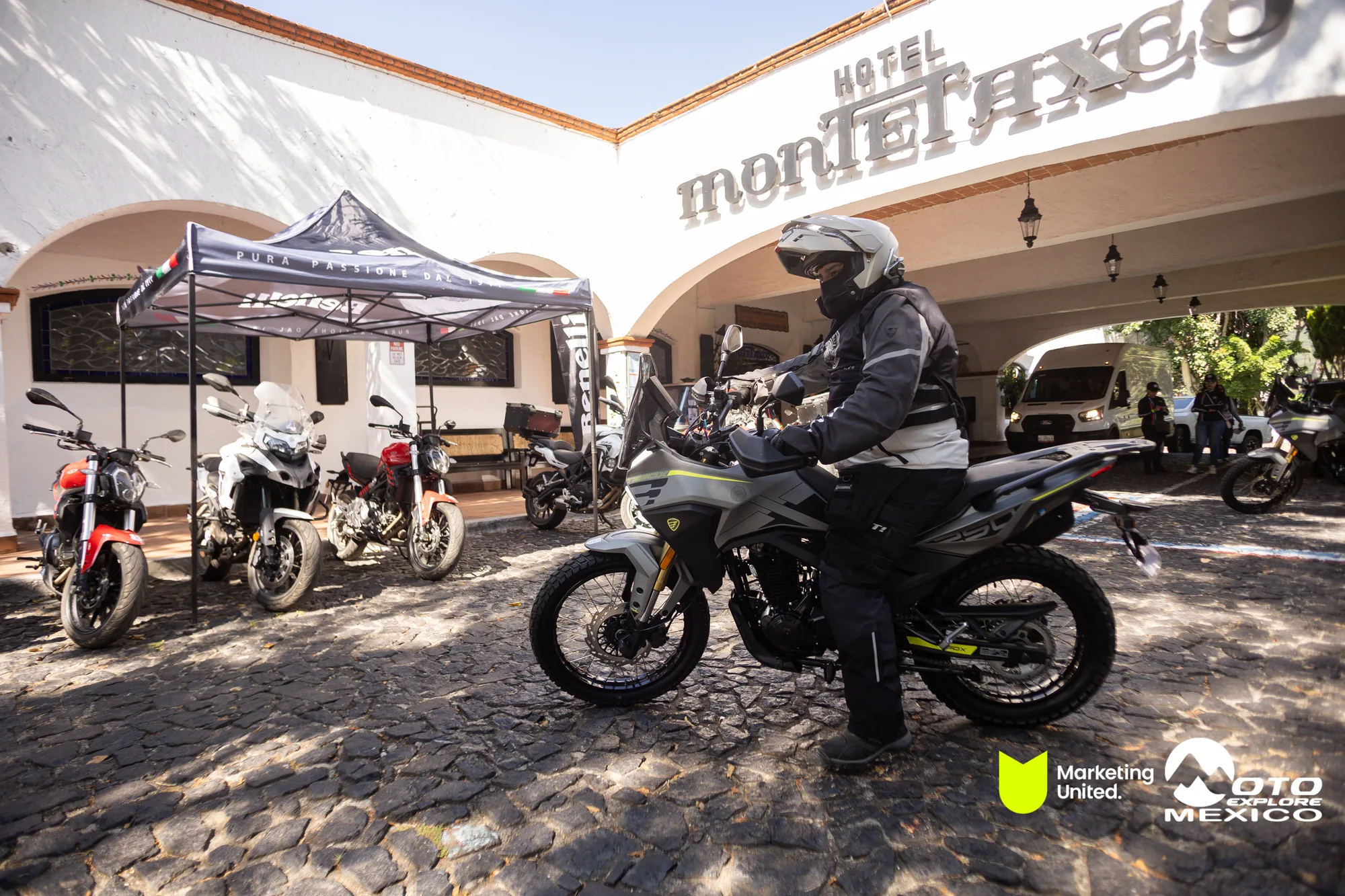 BENELLI TAXCO 901