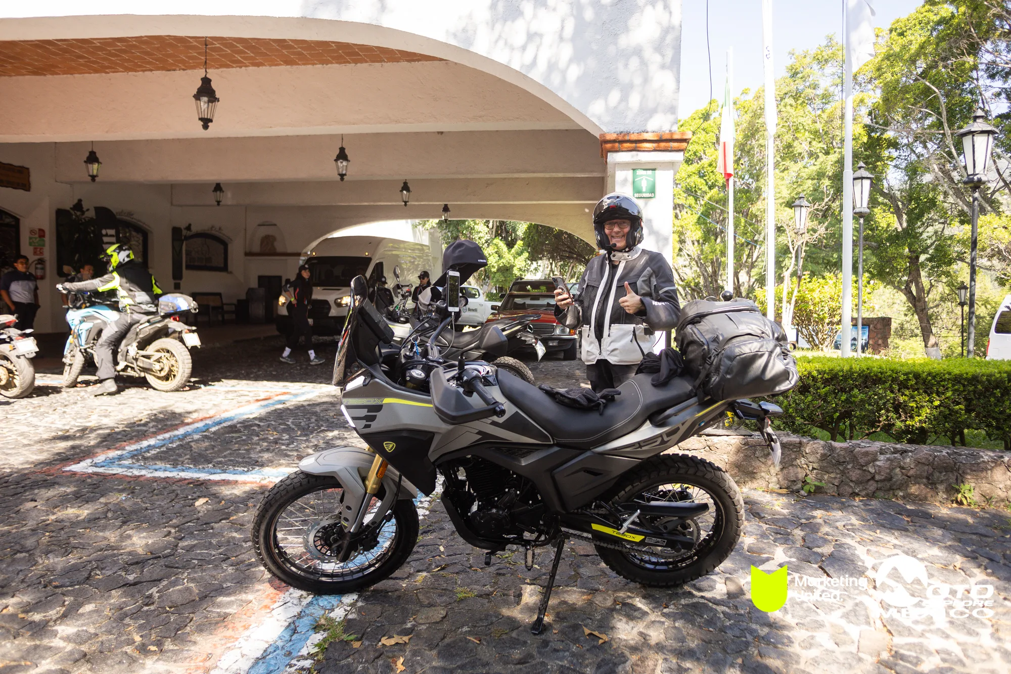 BENELLI TAXCO 905