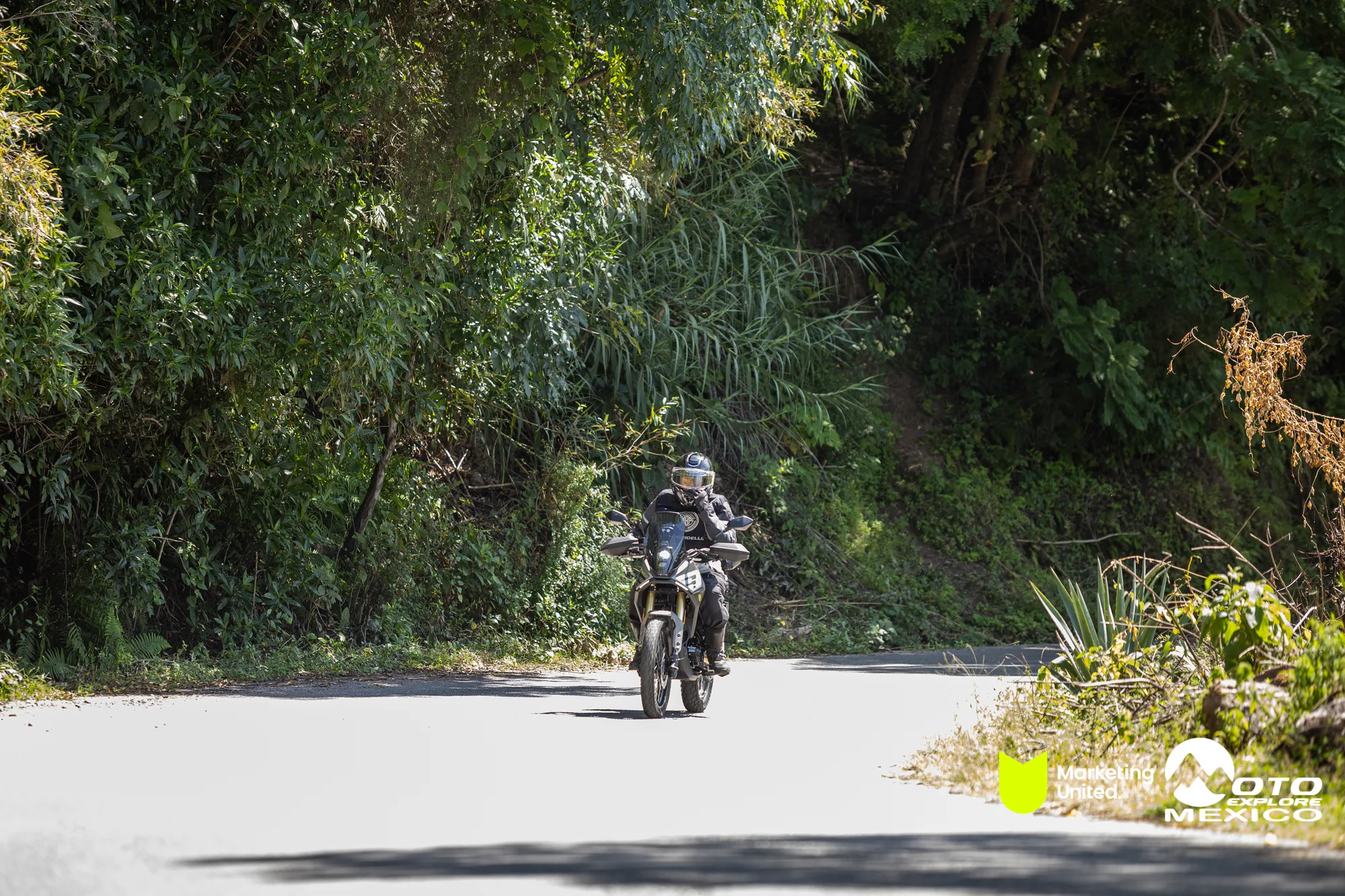 BENELLI TAXCO 947